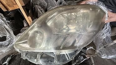 h11: Передняя левая фара Toyota — 1