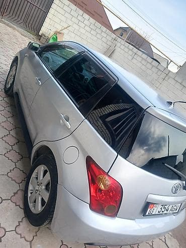 чехлы для авто: Toyota Ist: 2003 г., 1.3 л, Автомат, Бензин, Хэтчбэк — 4