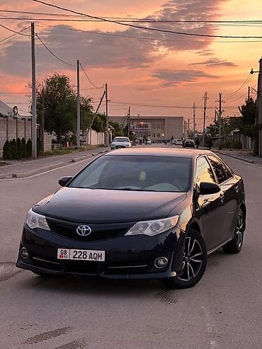 corolla 2016: Toyota Camry: 2014 г., 2.5 л, Автомат, Гибрид, Седан — 4