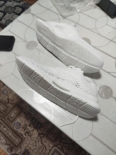 nike react: Лёгкие белые кроссовки - Размер: 45 / 46 маломерки. маркировка — 10