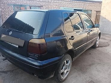 Продажа авто: Volkswagen Golf: 1993 г., 1.6 л, Механика, Бензин, Хэтчбэк — 3