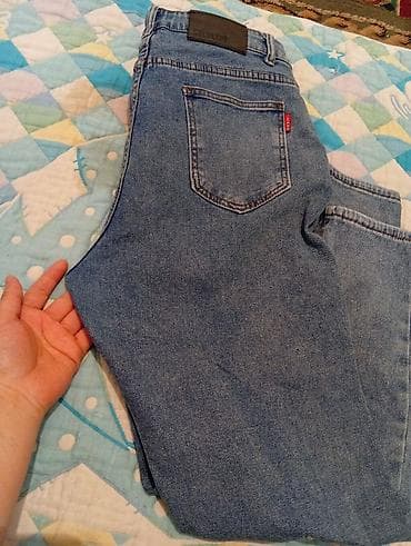 клеш штаны: Джинсы классические из плотного голубого денима. - Прямой силуэт — 1