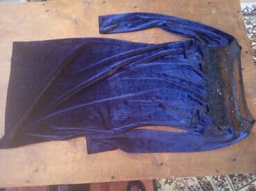 срочно продаю в связи с переездом: Продаю б/у женскую одежду 46 размера рубашки, пиджаки, юбки,платья — 8