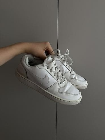 Кроссовки, 38, Nike, Б/у, цвет - Белый at lalafo.kg Кроссовки, 38, Nike, Б/у, цвет - Белый