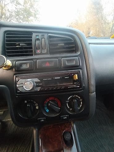 Nissan Primera: 1998 г., Седан — 6