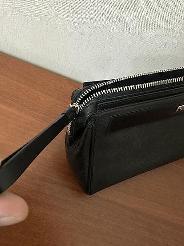 Бижутерия: Клатч сумка 
Бренда NERI KARRA
В отличном состоянии — 4