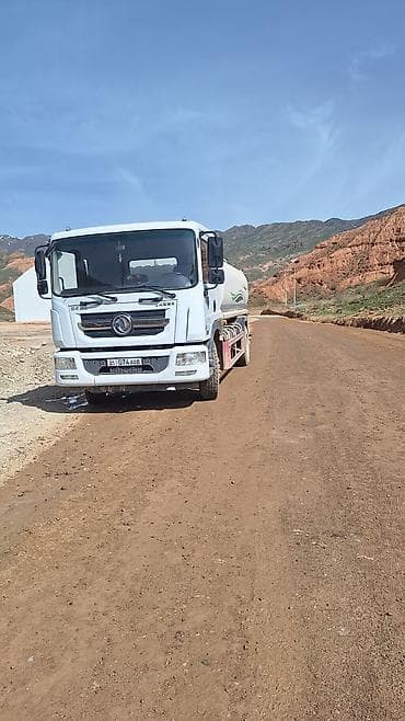 Dongfeng: Поливомоечная машина (водовоз) на базе грузовика Dongfeng. Основные — 2