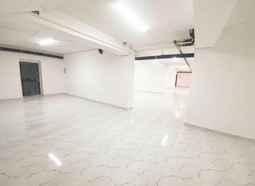 Срочно без посредников продается в цокольном этаже коммерческое at lalafo.kg Срочно без посредников продается в цокольном этаже коммерческое