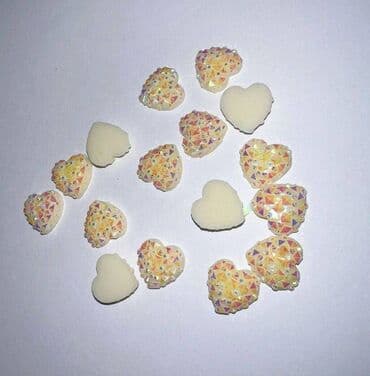 в единственнои экземпляре: Кабошон "Сердце", цвет белый, размер 12 мм, цена за 1 шт — 4