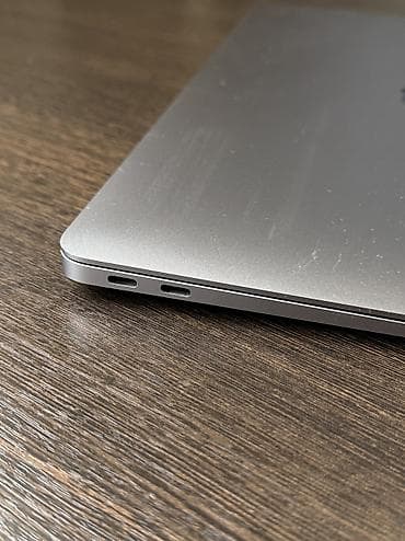 Ноутбуки Apple (MacBook): MacBook Air M1 8/256 GB (Space Gray) в отличном состоянии MacBook Air — 7