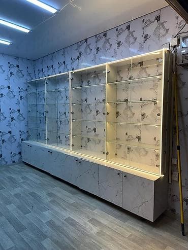 мебель витрины: Витринный модуль для магазина/шоурума - Конструкция: три секции — 1