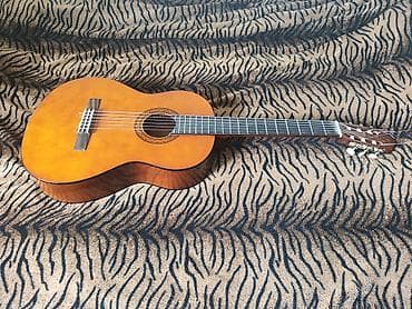 музык: Продаю классическую гитару Yamaha C40. Покупалась 4 года назад в — 3