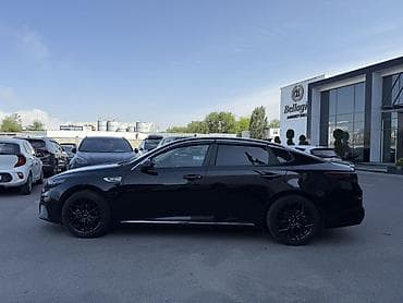 Продажа авто: Черный седан Кузов и внешний вид: - Элегантный аэродинамичный — 4