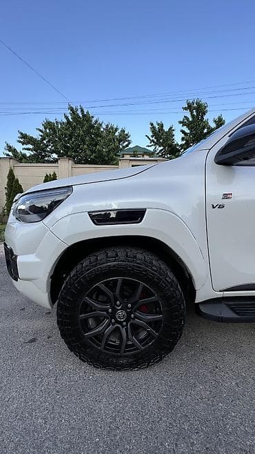 стопа: Toyota Hilux: 2022 г., 4 л, Автомат, Газ, Пикап — 6