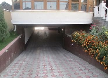 Кыймылсыз мүлк: Район: Центральная мечеть Суюмбаева/Жумабека, 📍Продаю здание 1000 кв м — 6