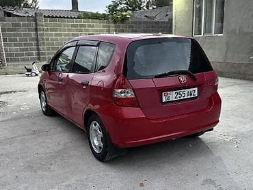 арзан машине: Honda Jazz: 2002 г., 1.4 л, Вариатор, Бензин, Хетчбек — 4