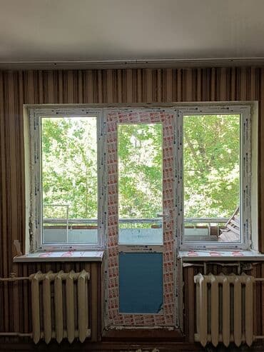 изготовление шкафов для балкона: ПВХ-оконный блок с выходом на балкон - Комплектация: триптих — два — 1