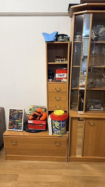 Шкафы: Стенка-шкаф, Тип стенки-шкафа: Модульная, Для зала, Б/у, Особенности: Для хранения посуды — 3