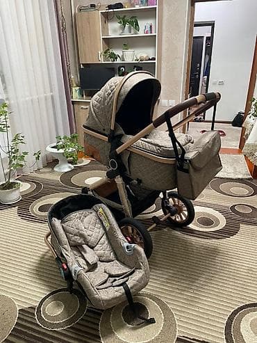 Коляска, цвет - Коричневый, Новый