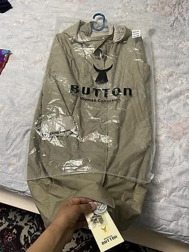 Женская куртка BUTTON Women Collection. Межсезонная удлиненная