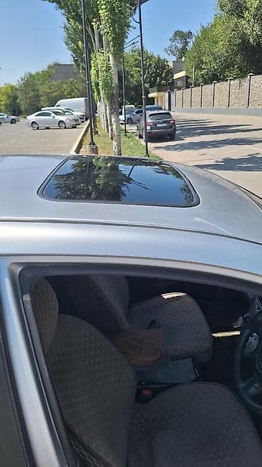 капот на цивик: Honda Civic: 2001 г., 1.5 л, Вариатор, Бензин, Хэтчбэк — 6