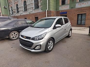 Chevrolet Spark: 2019 г., 0.1 л, Вариатор, Бензин, Хэтчбэк