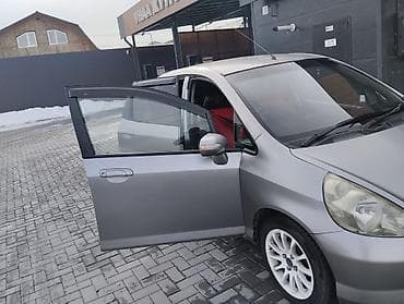 step 2: Honda Fit: 2003 г., 1.3 л, Вариатор, Бензин, Седан — 6