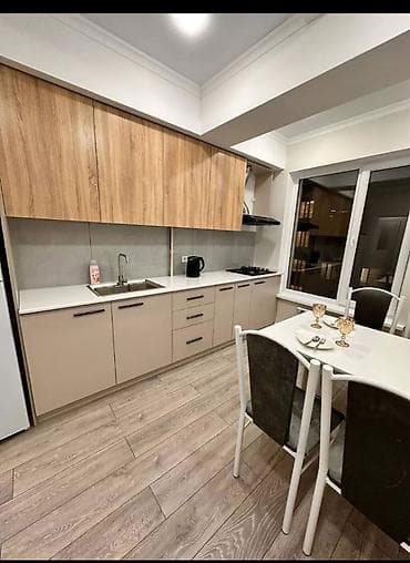 Кыймылсыз мүлк: 1 бөлмө, Душ кабинасы — 3