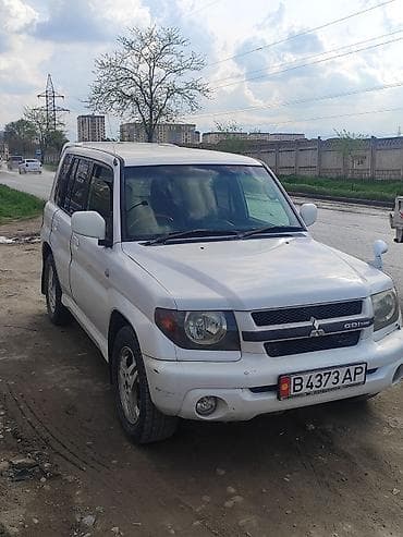 Mitsubishi Pajero iO: 2003 г., 2 л, Автомат, Бензин, Внедорожник — 3