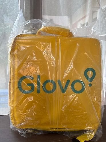 soft shell: Термосумка‑рюкзак курьерская Glovo, жёлтая.

Новая без торга — 1