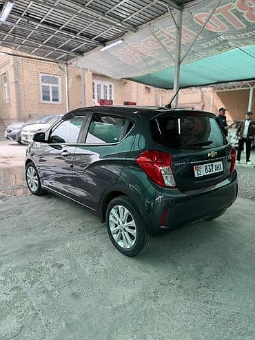mersedes bens vito: Chevrolet Spark: 2017 г., 1 л, Автомат, Бензин, Хэтчбэк — 2