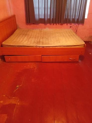 продам раскладушку: Продаю кровать 400 сом и тапчан размер 3/2.60 цена 24 минКровать с — 1
