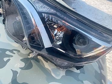 eagle eyes: Передняя левая фара Toyota 2017 г., Б/у, Оригинал, США — 1