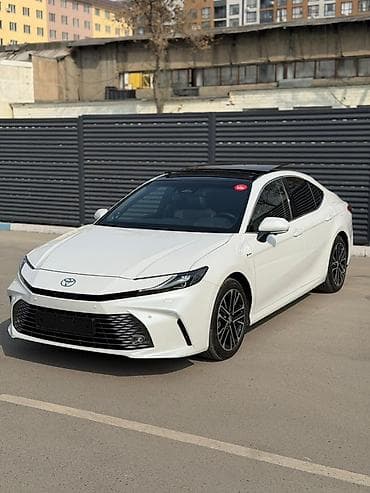 Toyota Camry: 2025 г., Автомат, Гибрид, Седан — 5