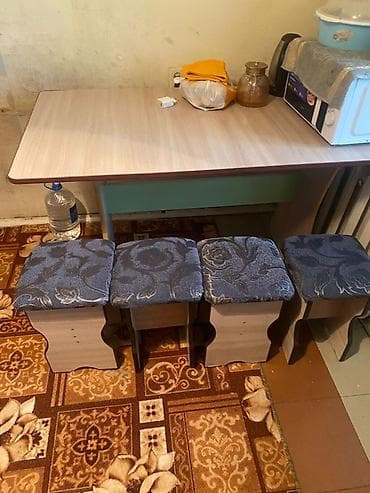 продам кухонный стол: Кухонный стол и стул, цвет - Синий — 1