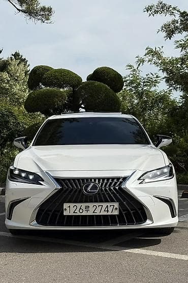 Продажа авто: Lexus ES: 2022 г., 2.5 л, Вариатор, Гибрид, Седан — 4