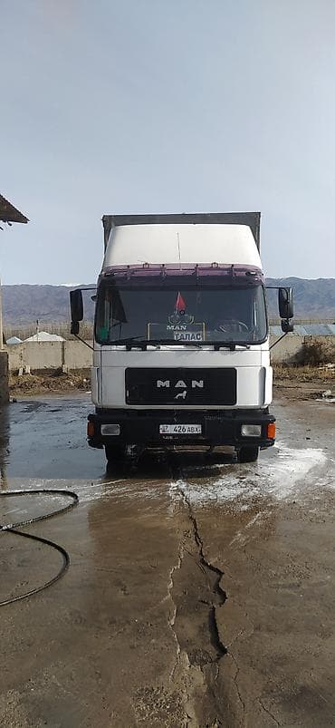 Продажа авто: MAN 12.232, колеса 19.5. Кузов 8 м, открывающийся борт. 8 ступка + — 3