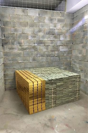 с хранения: Продается кладовая 8,3кв.м Пустая без полок Тех.паспорт имеется — 4