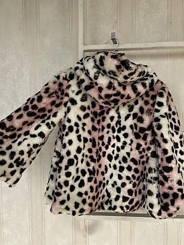 Спортивная одежда: Детская шубку Лет на 7-9 лет для девочек, 32 размер Состояние — 2