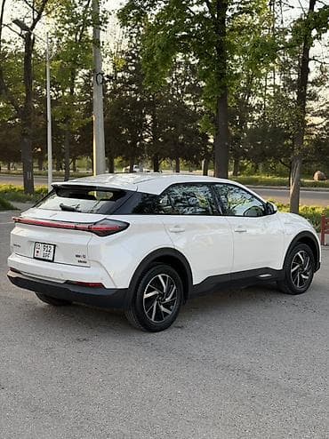 evo poliki: BYD E2: 2022 г., Автомат, Электромобиль, Кроссовер — 4