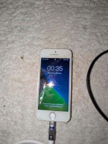 IPhone SE, Б/у, 32 ГБ, Белый, Зарядное устройство, Чехол, Кабель, 77 %