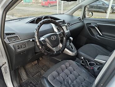 coroll: Toyota Verso: 2013 г., 1.8 л, Автомат, Бензин, Минивэн — 4
