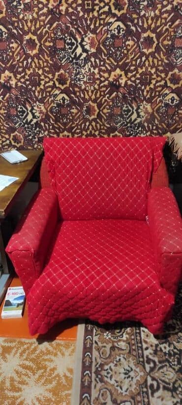 красный диван: Раскладной диван, Б/у — 2