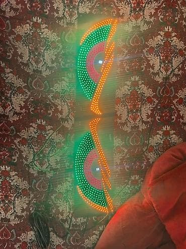 Светодиодная неоновая вывеска/панель с динамической подсветкой. -