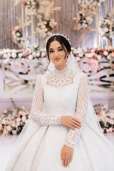 свадебный койнок: Свадебное платье с длинными рукавами и высоким кружевным воротником - — 1
