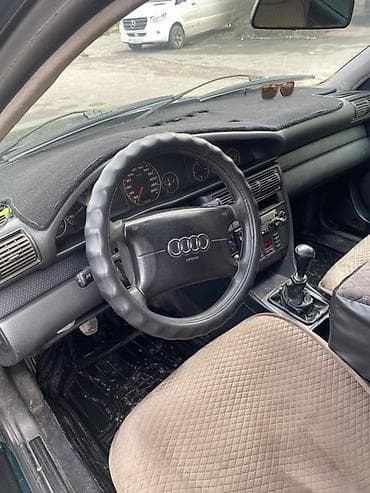 Audi: Audi A6: 1995 г., 2 л, Механика, Бензин, Седан — 2