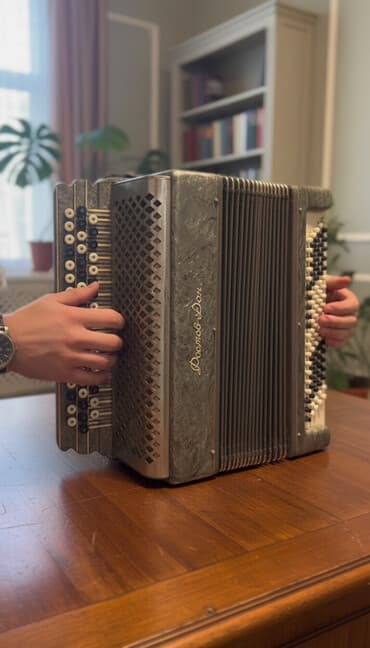 аренда музыкальных инструментов: Баян «Ростов‑Дон» - Мех: плотный, с ровным ходом - Корпус — 1