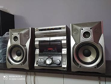 Продаю недорого SONY музыкальный центр есть AUX есть и другие муз