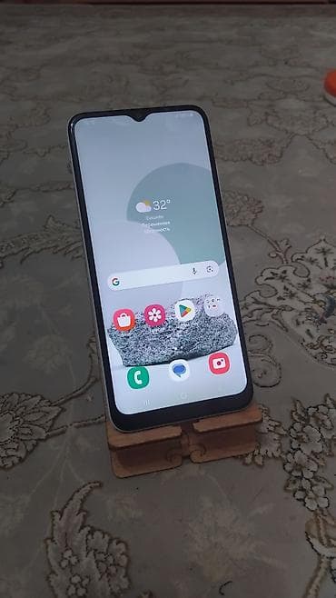 Samsung Galaxy A04e, Б/у, 64 ГБ, цвет - Голубой, 2 SIM — 2