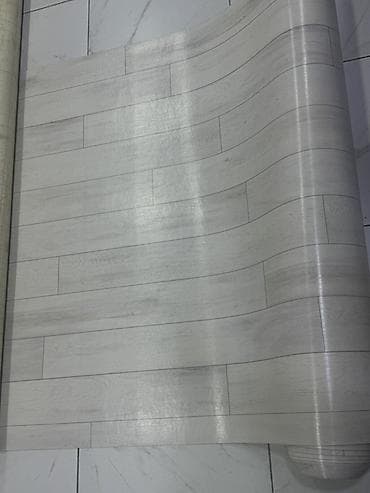 виниловый пол: Линолеум рулонный с рисунком под светлую деревянную доску. - Оттенок — 1